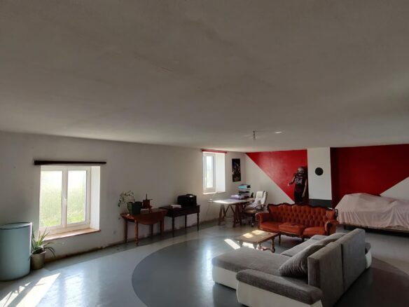 Urgent et rare  ferme renovee