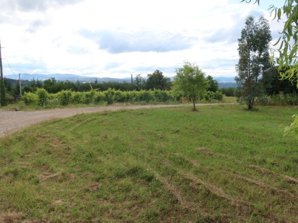 A 20′ au so de lyon , à millery , tb terrain constructible 640m²avec belle vue