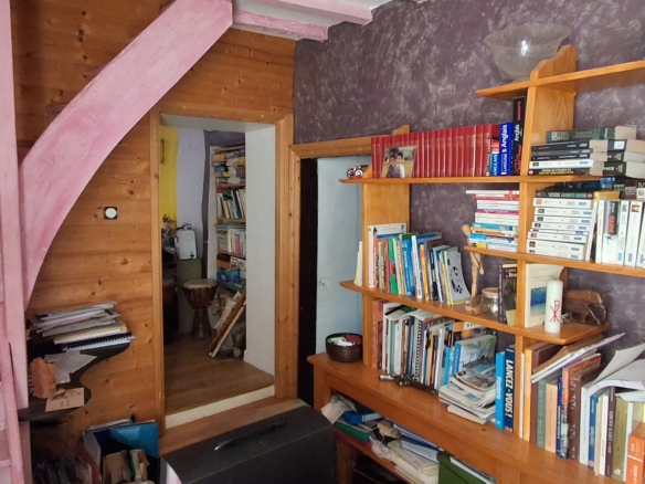 Prox mornant charme et espace pour cette maison de village avec piece atelier attenante