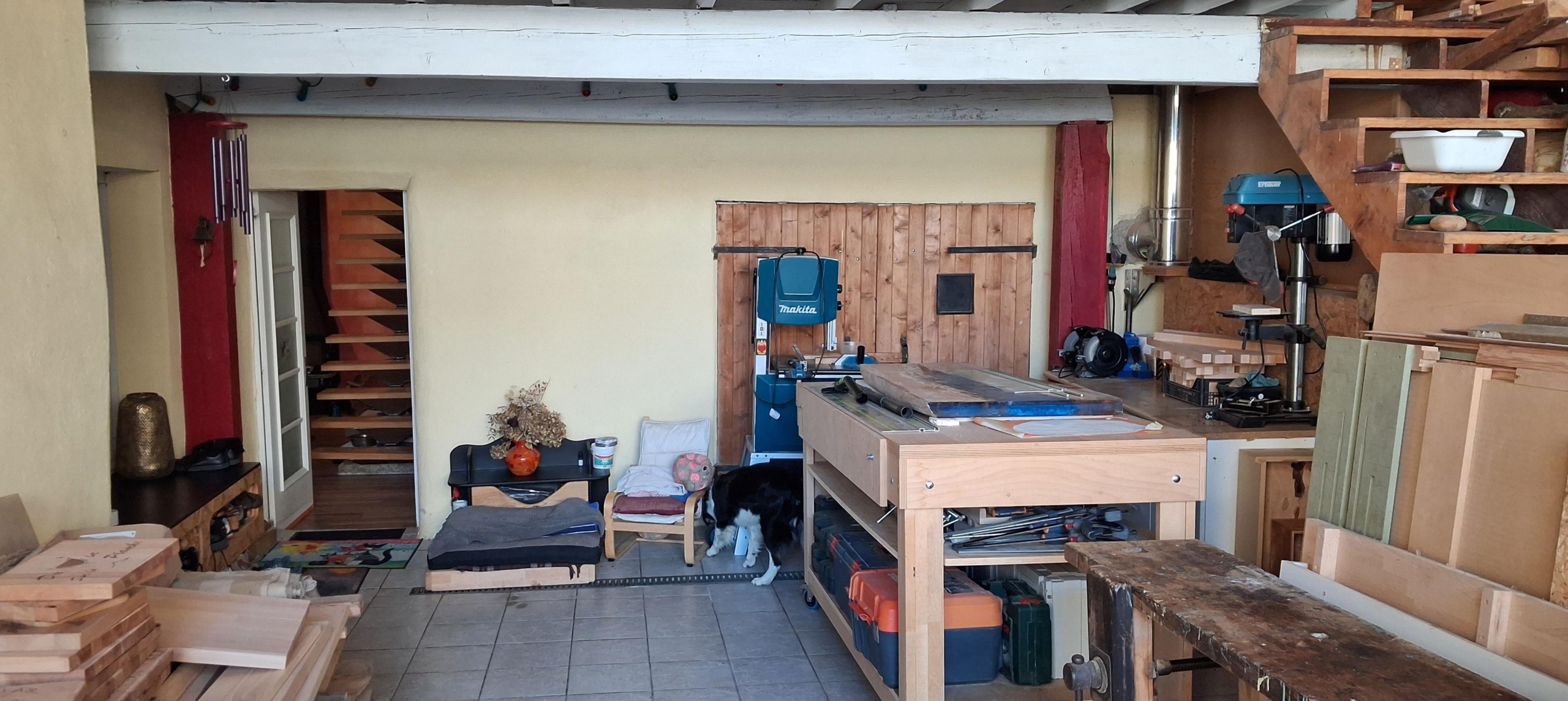 Prox mornant charme et espace pour cette maison de village avec piece atelier attenante