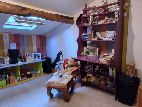 Prox mornant charme et espace pour cette maison de village avec piece atelier attenante