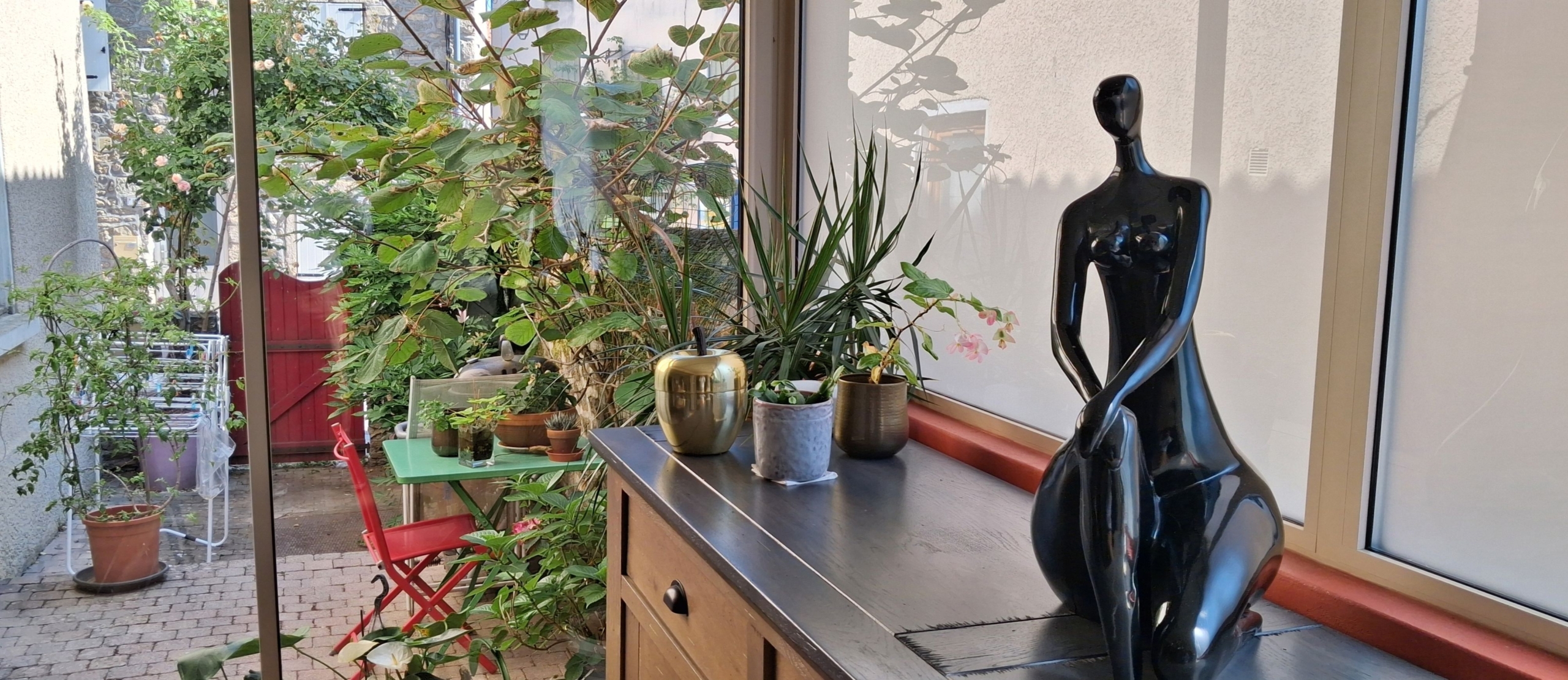 Prox mornant charme et espace pour cette maison de village avec piece atelier attenante