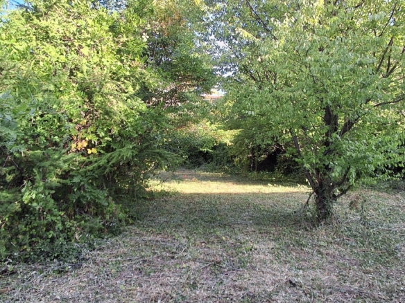 Taluyers a 20′ de lyon, ensemble immobilier a renover et diviser, sur 1000m² de terrain