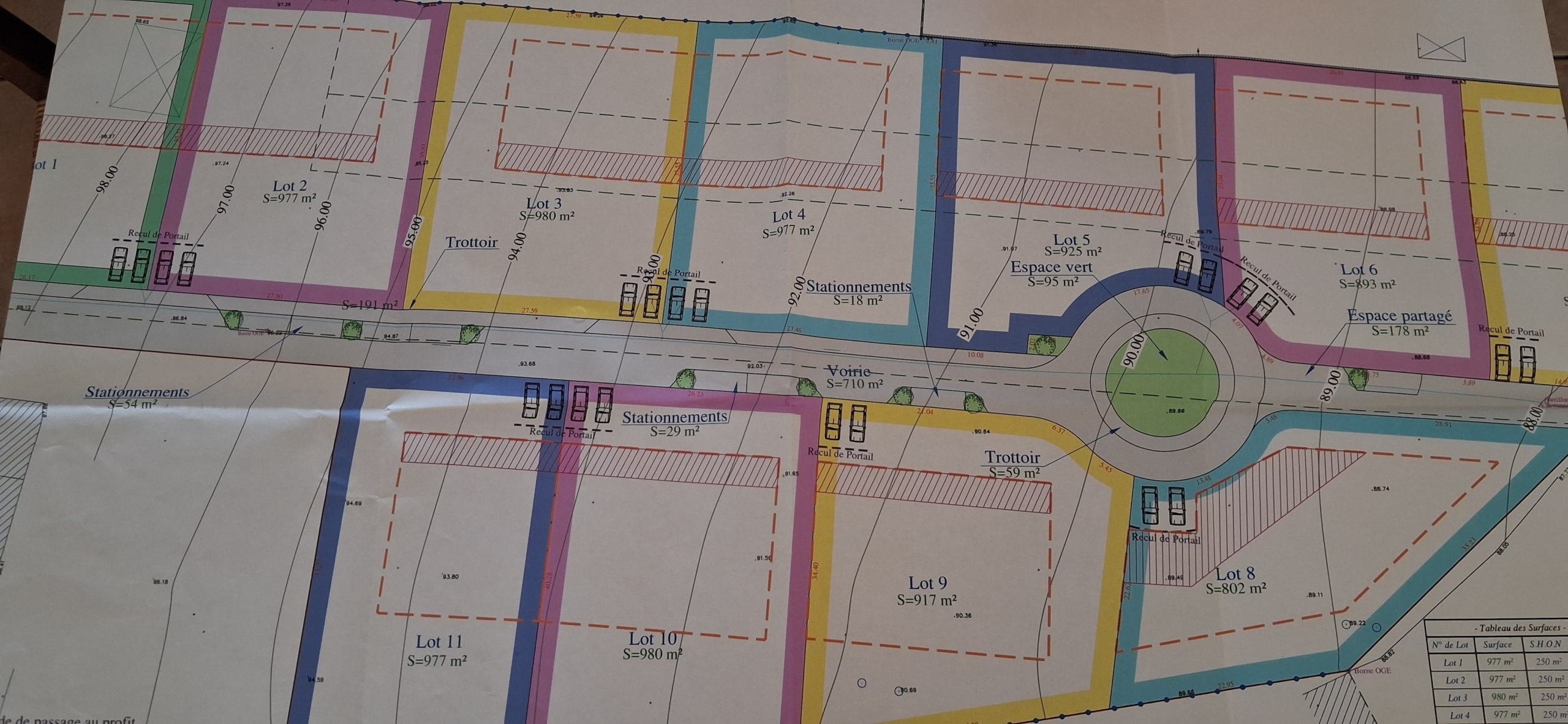 Aux portes de lyon , dans le village de taluyers, tres beau terrain plat pret a construire 977m²