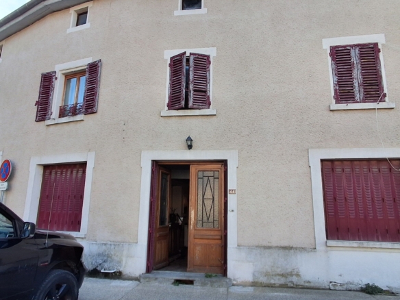Taluyers a 20′ de lyon, ensemble immobilier a renover et diviser, sur 1000m² de terrain