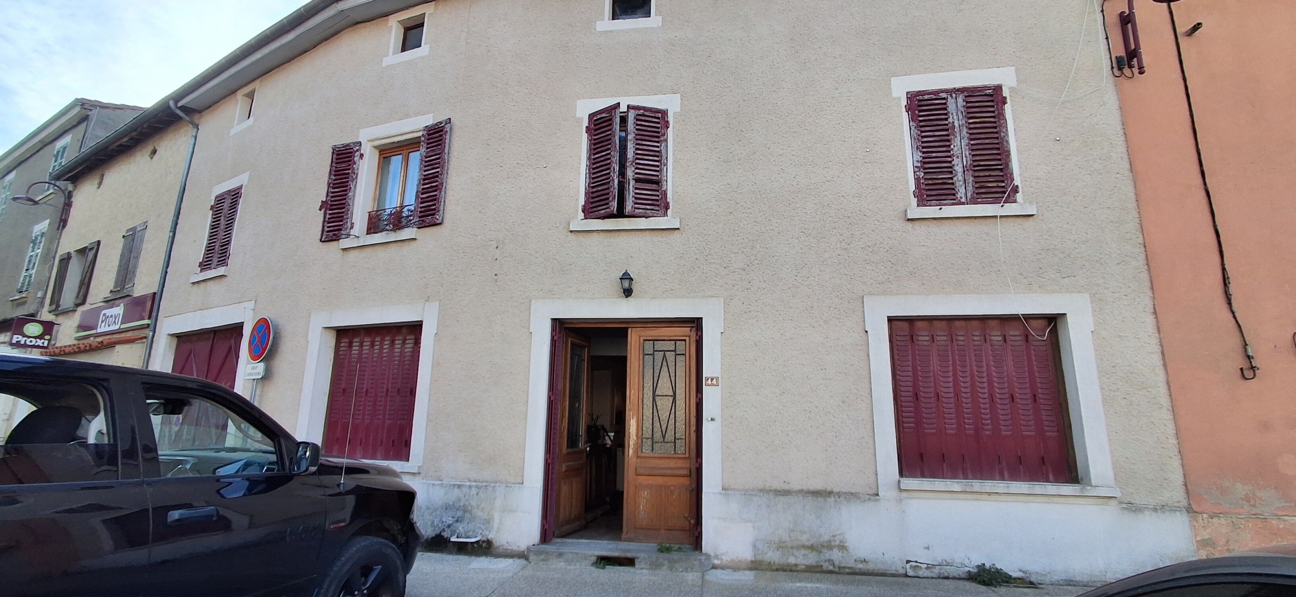 Taluyers a 20′ de lyon, ensemble immobilier a renover et diviser, sur 1000m² de terrain