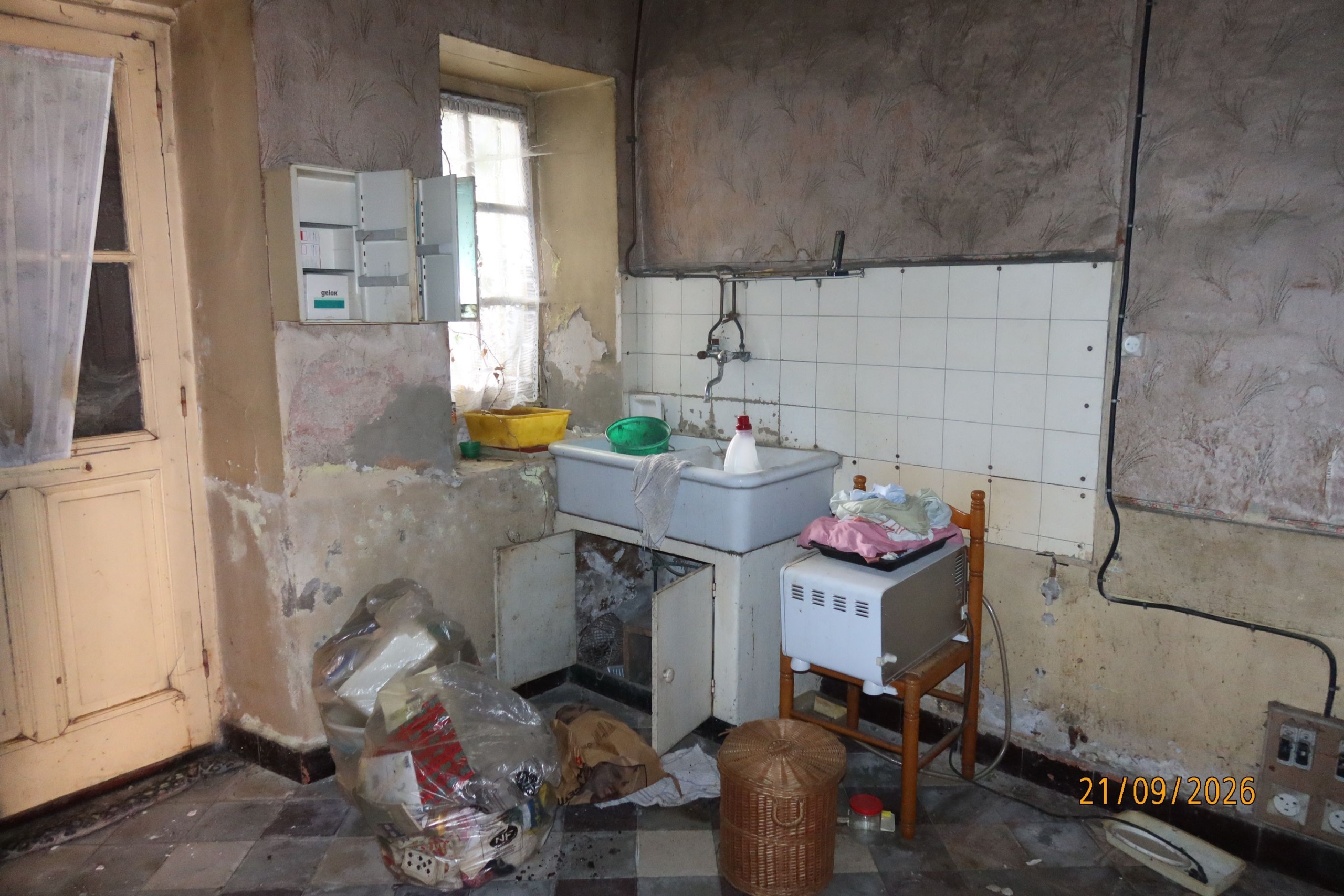 Taluyers a 20′ de lyon, ensemble immobilier a renover et diviser, sur 1000m² de terrain