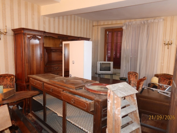 Taluyers a 20′ de lyon, ensemble immobilier a renover et diviser, sur 1000m² de terrain