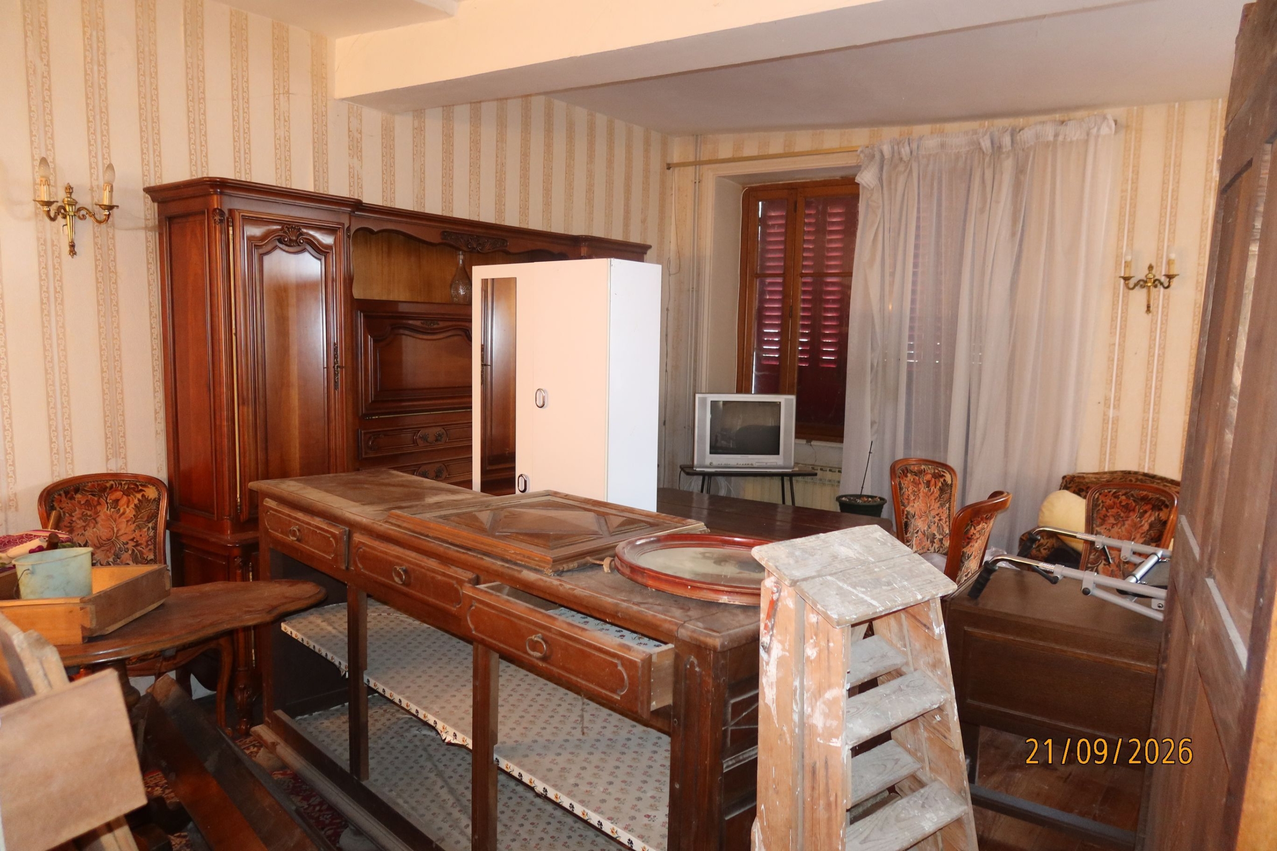 Taluyers a 20′ de lyon, ensemble immobilier a renover et diviser, sur 1000m² de terrain